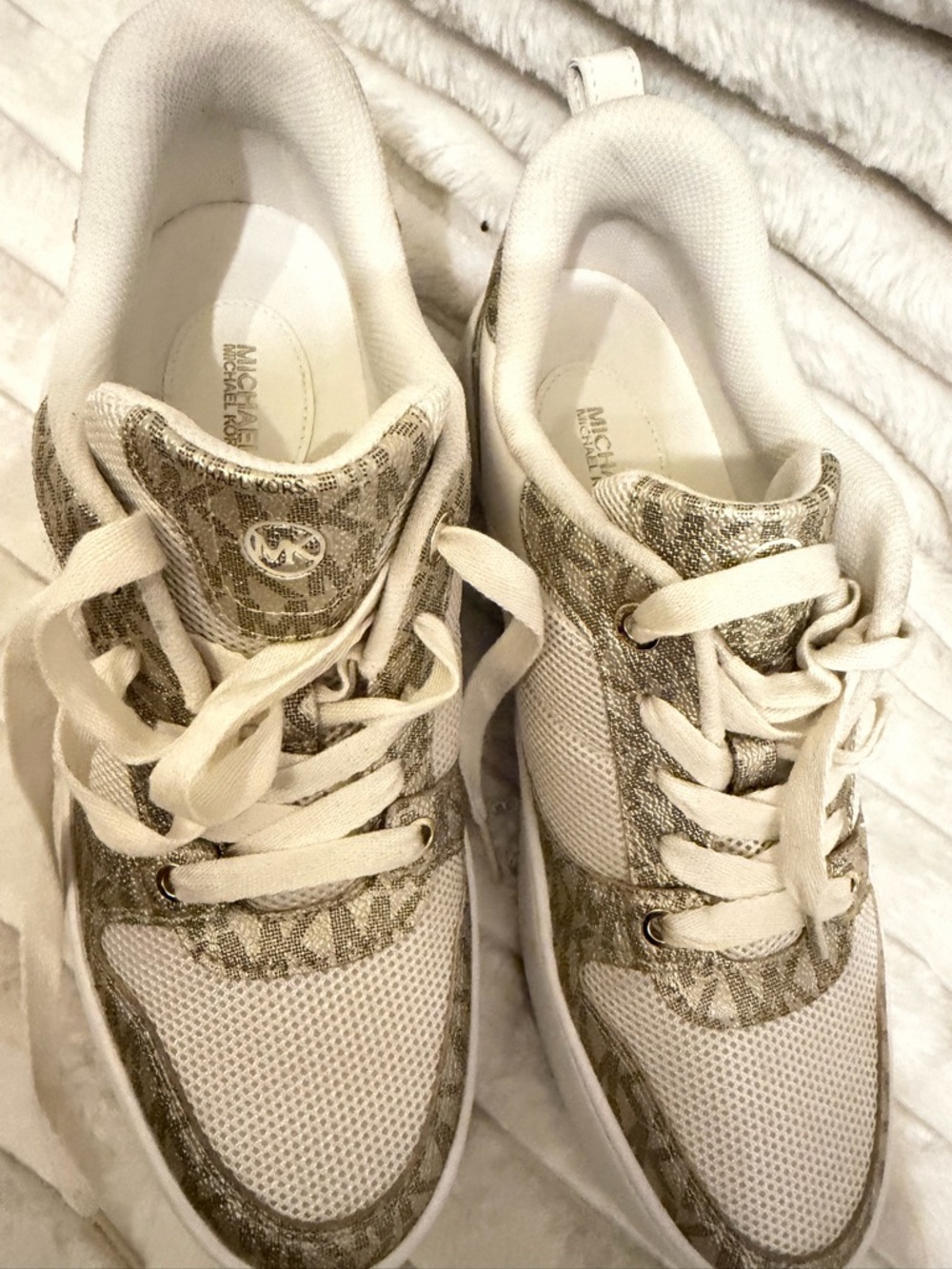 Michael Kors Cream & Gold Snake-Accent Lace-Up Sneakers - Picture 4 of 7